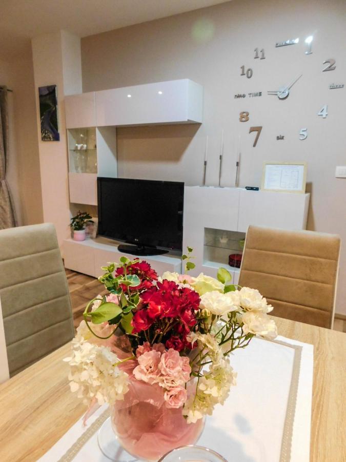 Apartman Lara Otocsán Kültér fotó