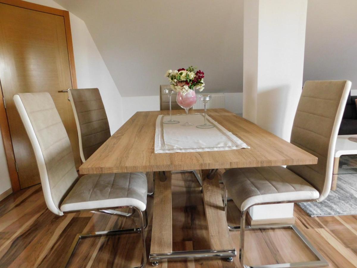 Apartman Lara Otocsán Kültér fotó