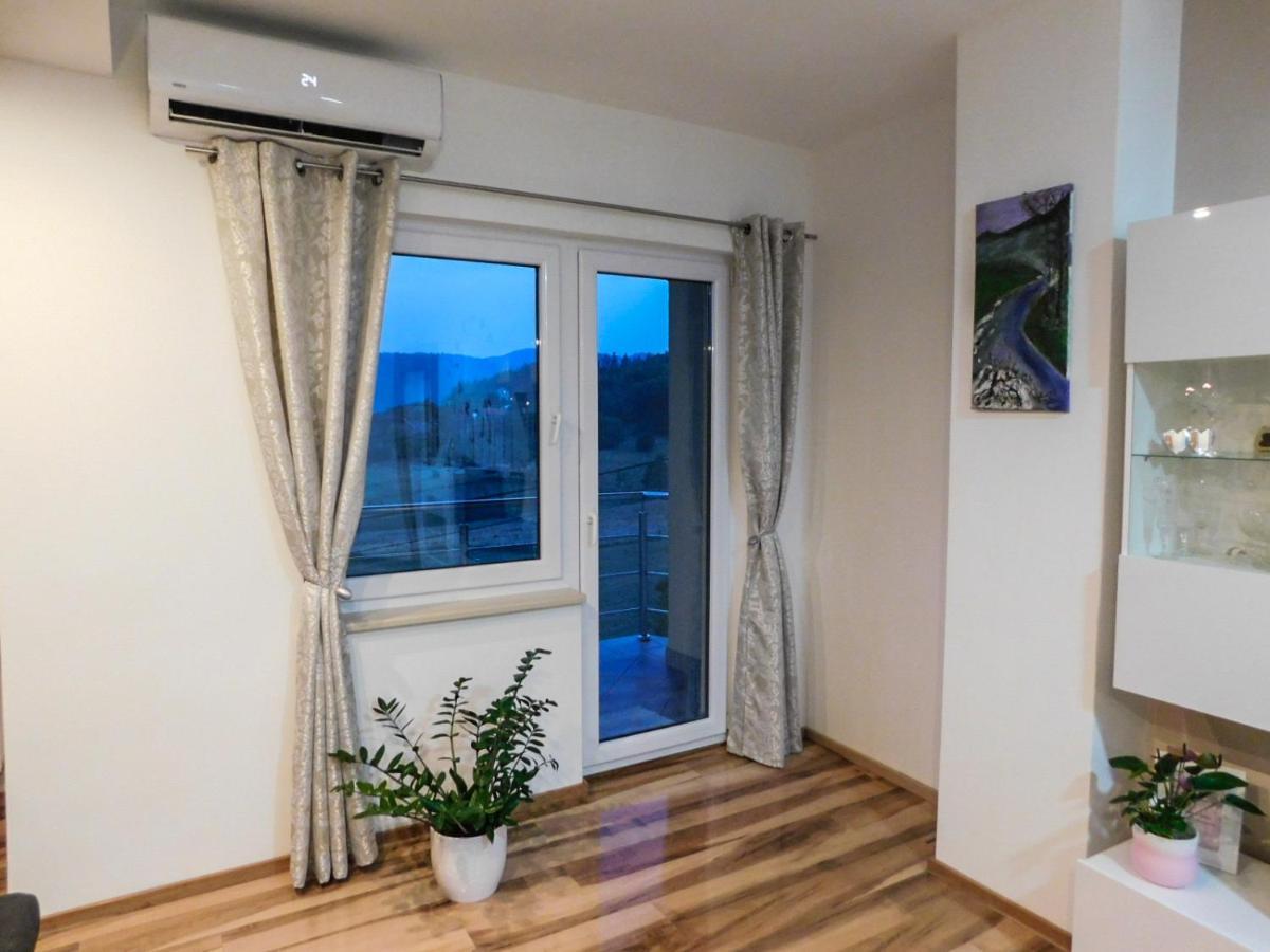 Apartman Lara Otocsán Kültér fotó
