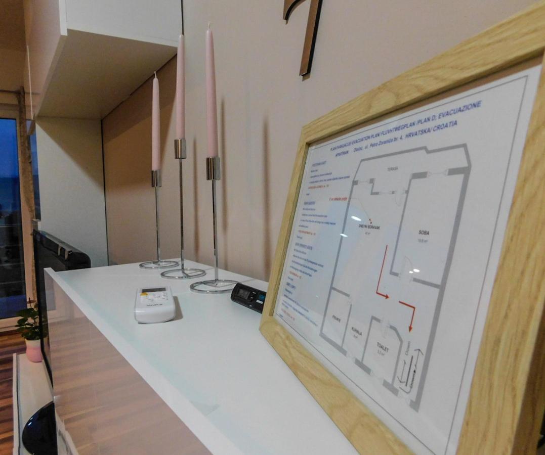 Apartman Lara Otocsán Kültér fotó