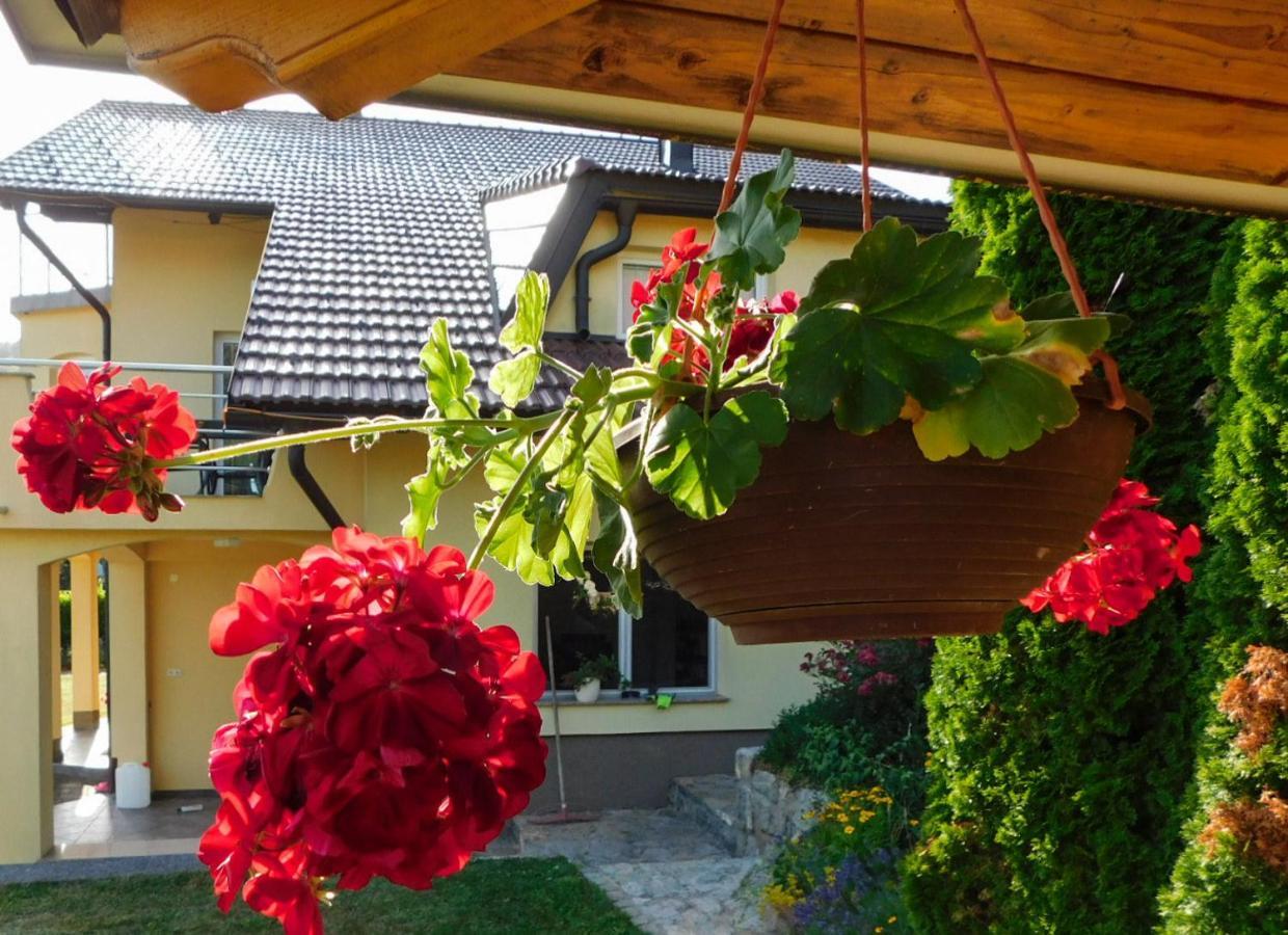 Apartman Lara Otocsán Kültér fotó