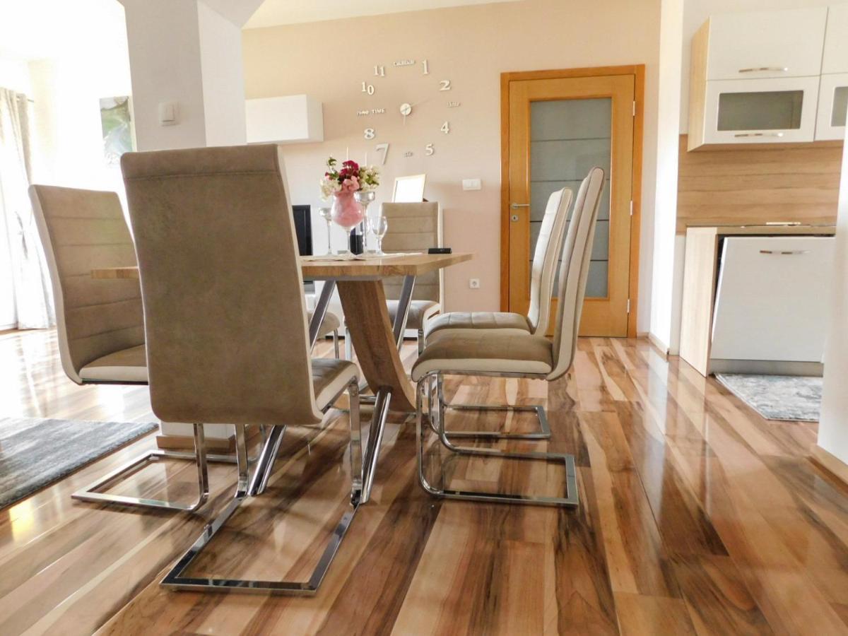 Apartman Lara Otocsán Kültér fotó