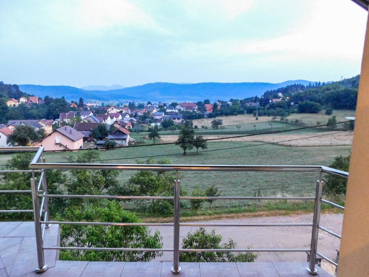Apartman Lara Otocsán Kültér fotó